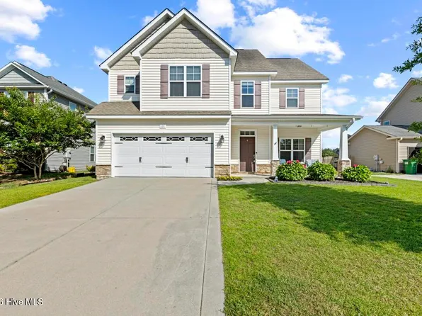 121 Long Pond Drive, Sneads Ferry, NC 28460
