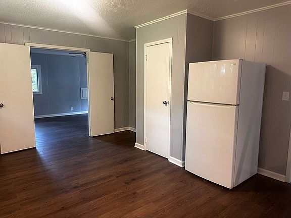 Kitchen-pantry