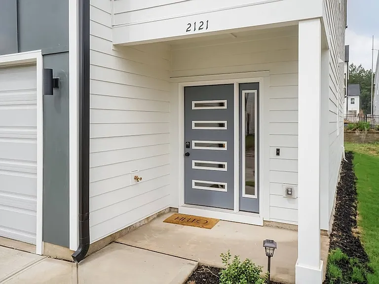 2121 Titanium Rock Rd — Photo 2
