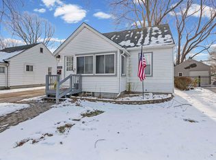 22006 Maple St, Saint Clair Shores, MI 48081