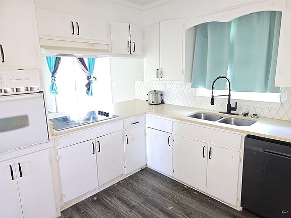 3rd image of 206 Willow Lake Rd