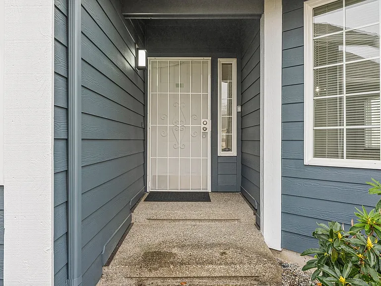 1224 143rd St E — Photo 2