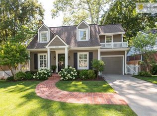 5548 Canterbury Rd, Fairway, KS 66205