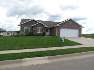 2266 Jill Dr, Asbury, IA 52002