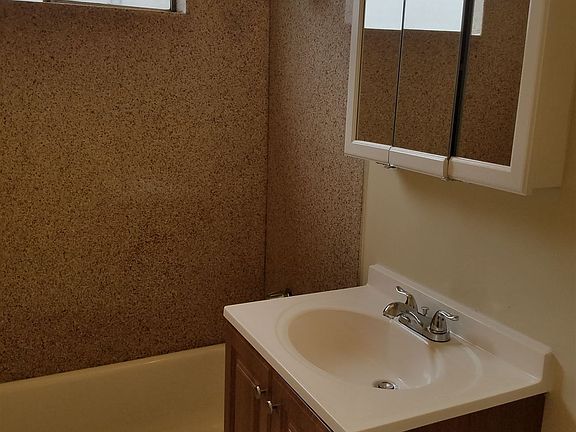 baldwin -bathroom -4