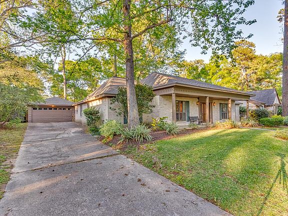 2nd image of 3211 Redwood Lodge Dr