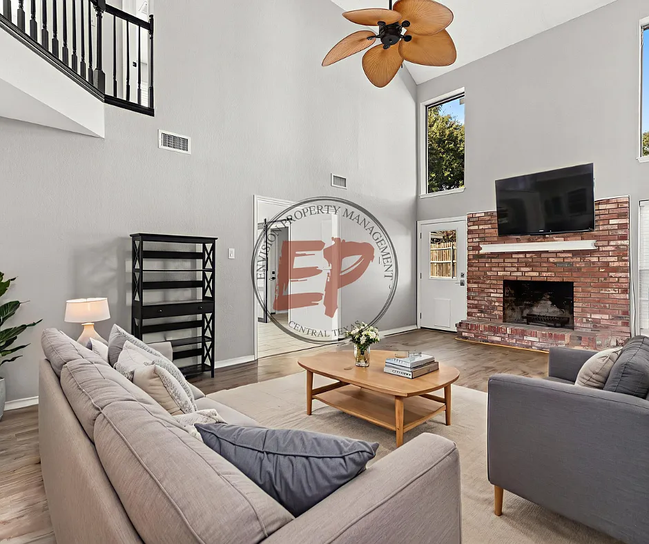4209 Green Oak Drive - 1 — Photo 4