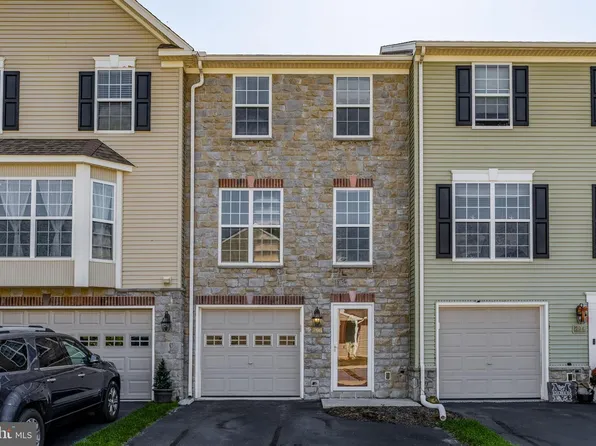 296 Red Cedar Ln, Marietta, PA 17547