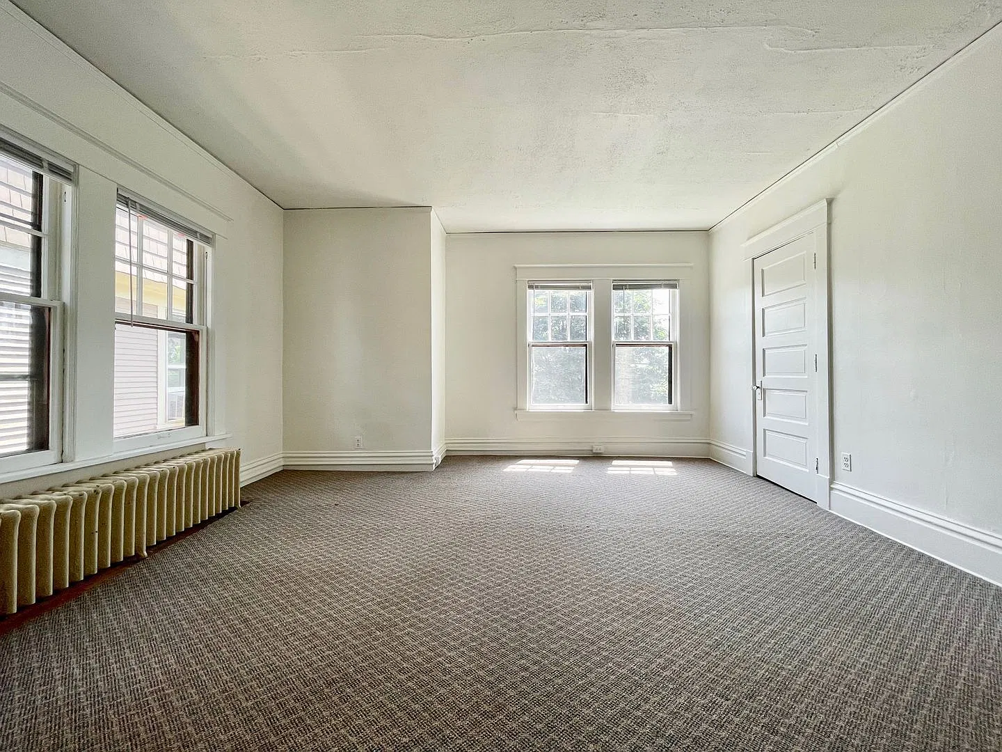 1 bed, 1.0 bath, $1,350 — Photo 3