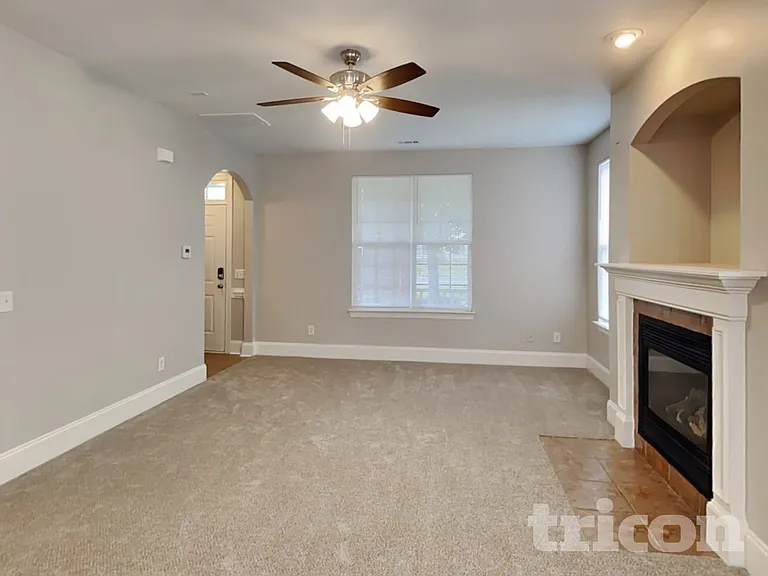 2755 Gusty Ln — Photo 4