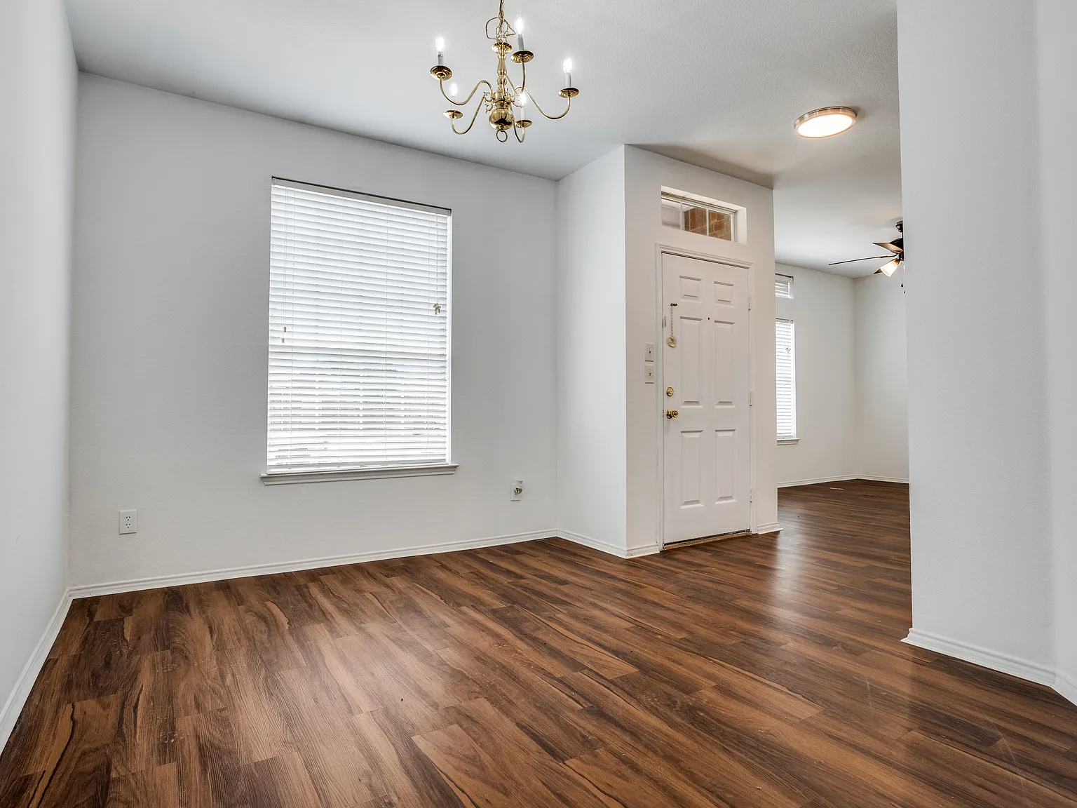 3 bed, 1852 sqft, $2,295 — Photo 3