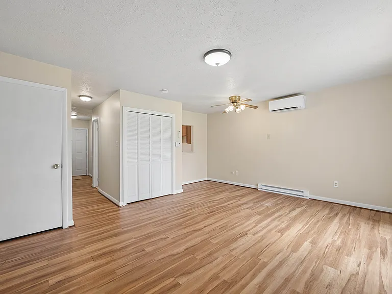 1135 W Washington St — Photo 10