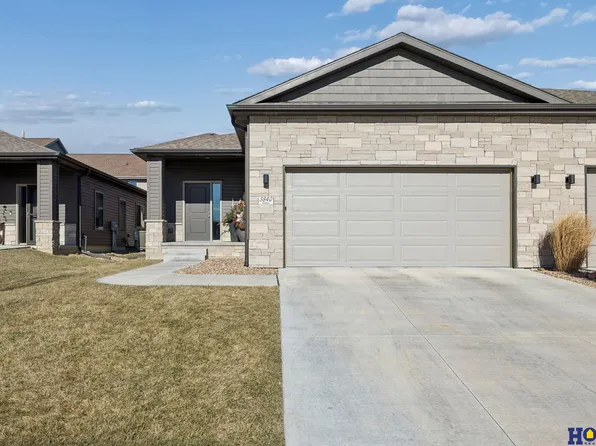 3840 Cabo Dr, Lincoln, NE 68516
