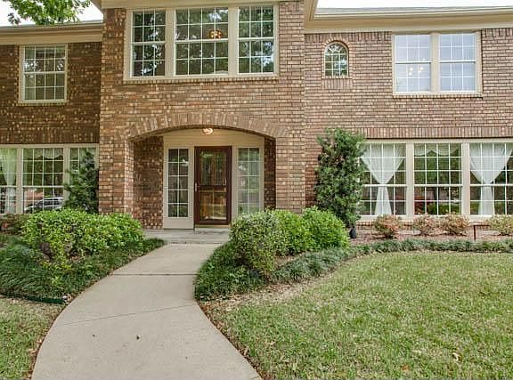 3rd image of 7505 Higgins Ln
