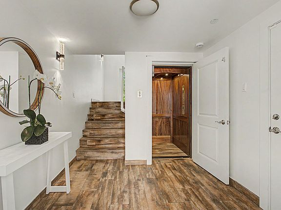4th image of 119 Simonton St
