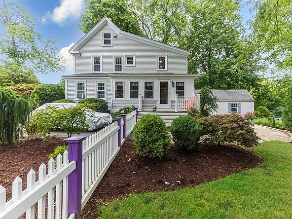4th image of 353 Summer St