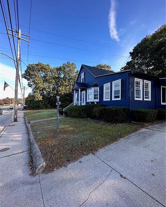 1644 Mendon Rd, Woonsocket, RI 02895 Zillow