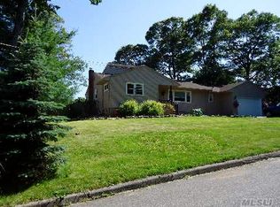 6 Hill Ave, Nesconset, NY 11767