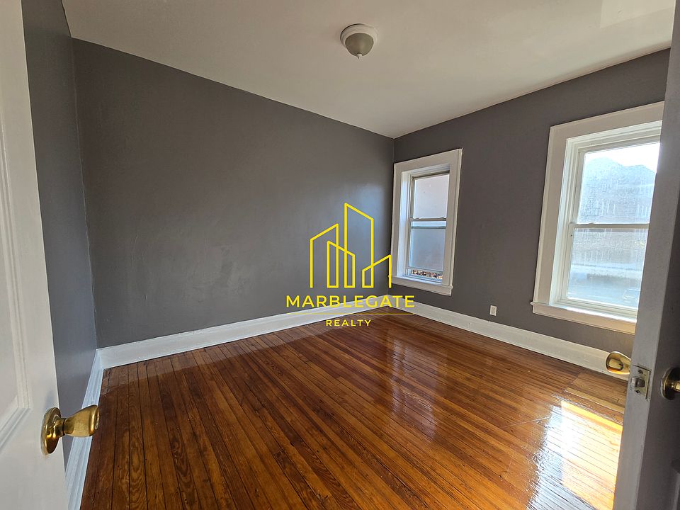 2nd image of 210 Roseville Ave #2100