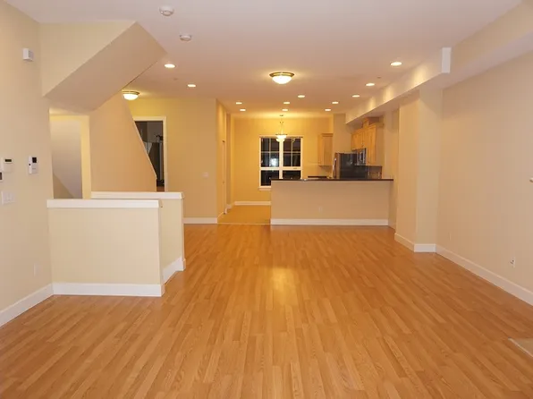 706 123rd Ave NE, Bellevue, WA 98005