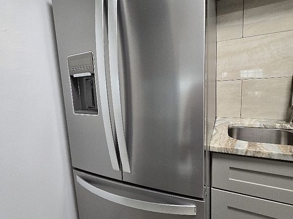 3rd image of 4732 Avon Ct