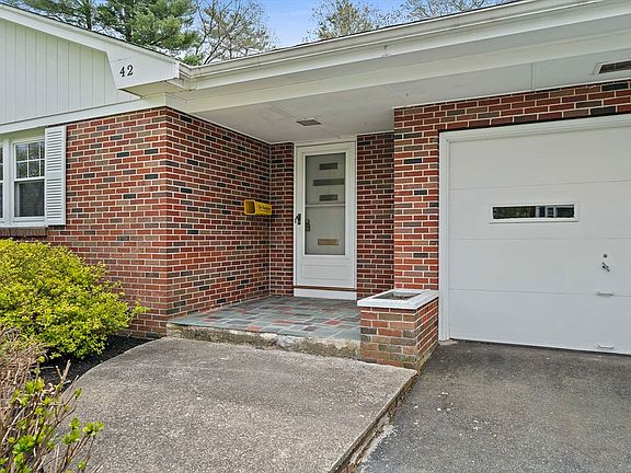 3rd image of 42 Norton Ave