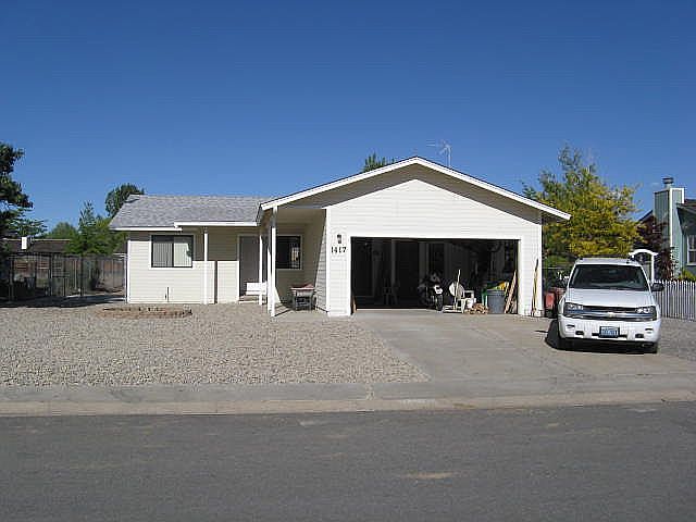 1st image of 1417 Bumblebee Dr