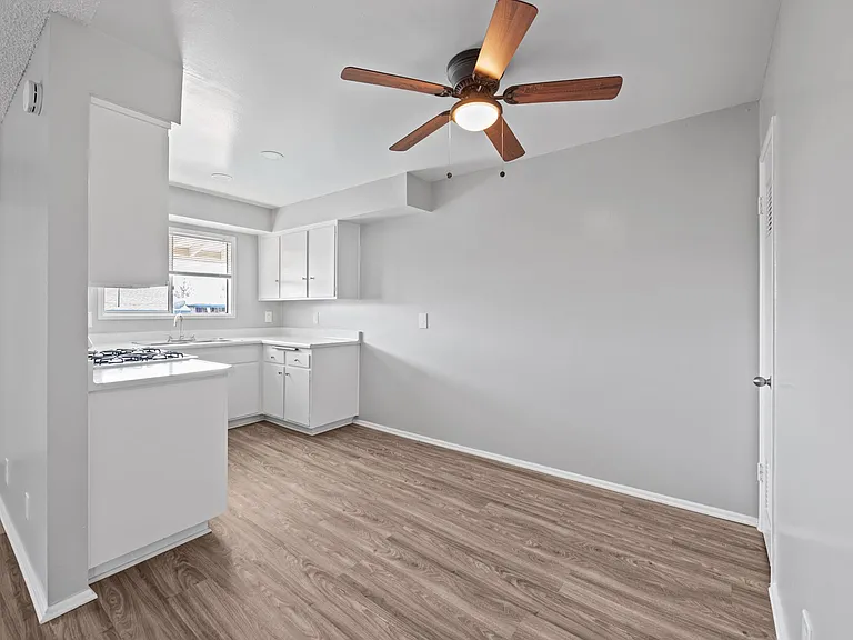 Hillside Apartments — Photo 13