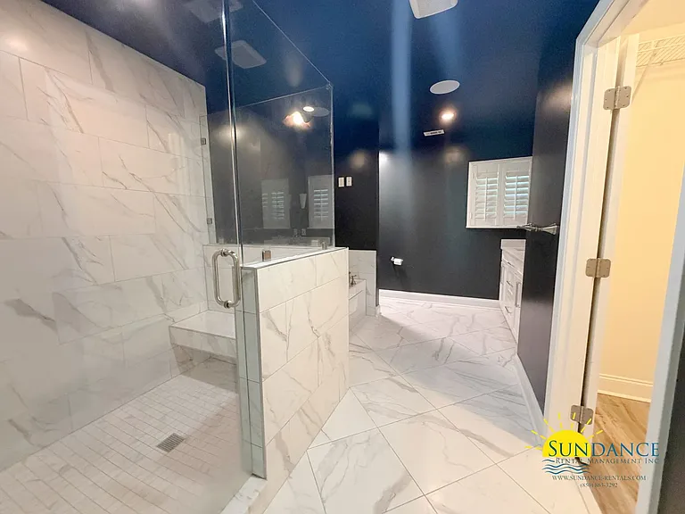 224 Yacht Club Dr NE — Photo 10