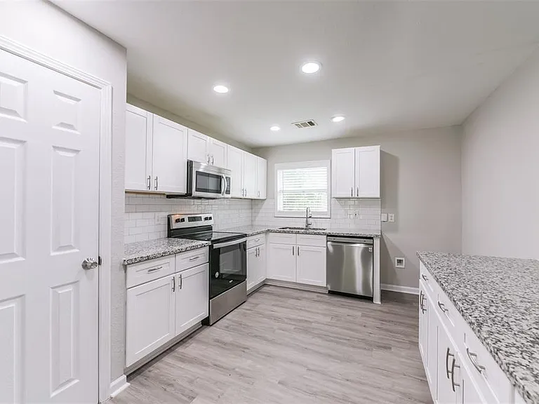 5118 Keystone St — Photo 9