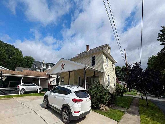 2nd image of 602 W Locust St