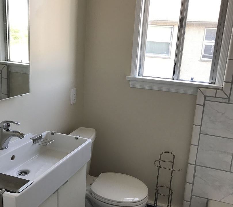 1st image of 4471 Atlantic Ave Unit 4