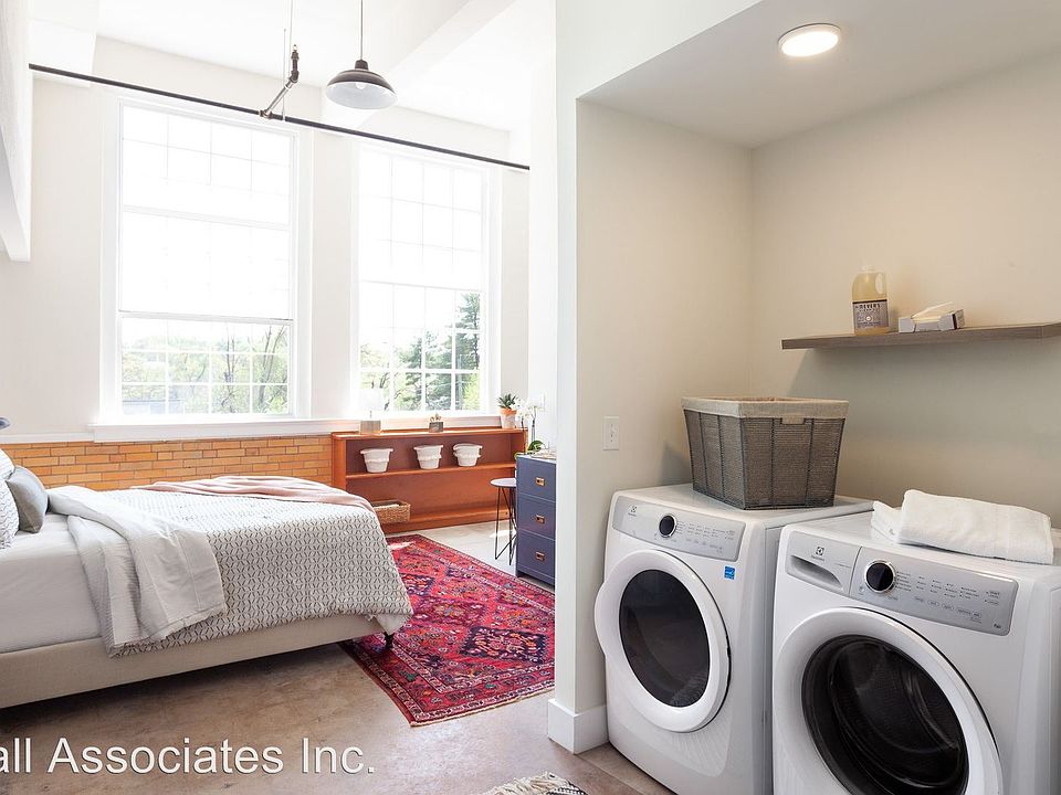 2nd image of 100 Highland Rd APT 303