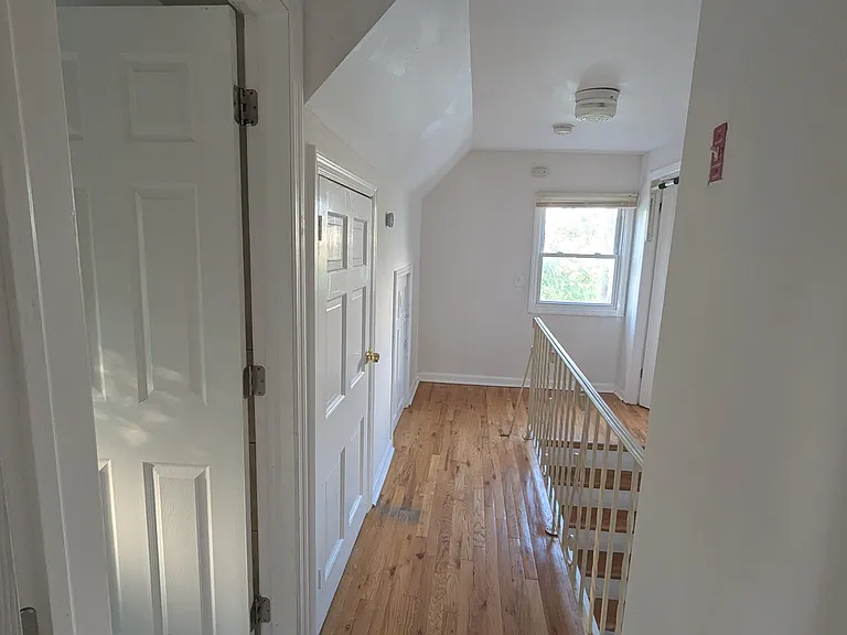 1029 E Blancke St — Photo 9