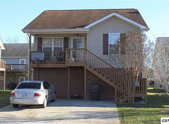 3rd image of 743 Plantation Dr