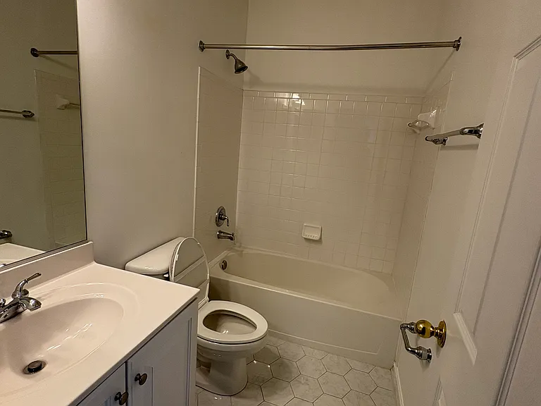 4 S Exeter St — Photo 9