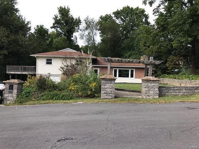 1st image of 465 W Rosewood Dr
