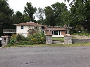 465 W Rosewood Dr, East Alton, IL