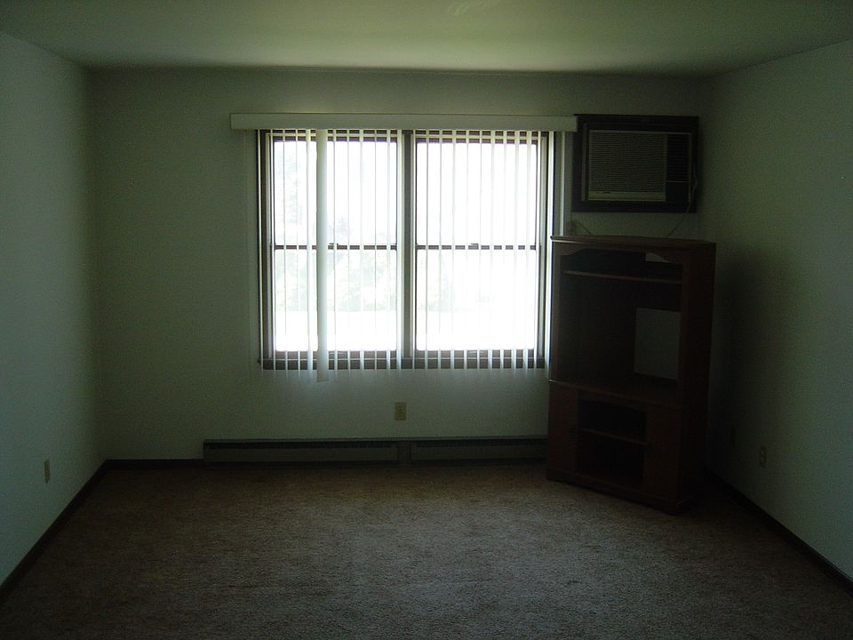 1st image of 290 W 1st Ave