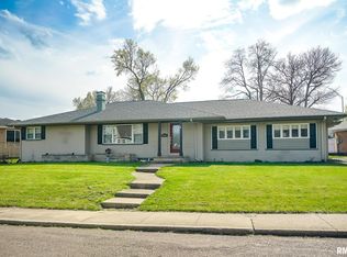 3721 N Lynnwood Pl, Peoria, IL 61614