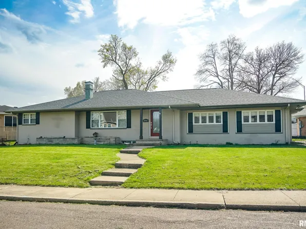 3721 N Lynnwood Pl, Peoria, IL 61614