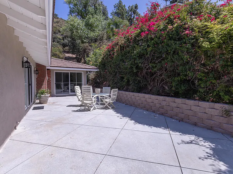 555 Paulette Pl — Photo 29