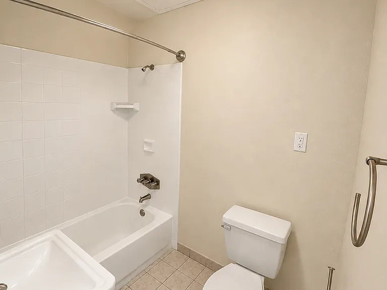 2116-2118 E Cesar E Chavez Ave — Photo 26