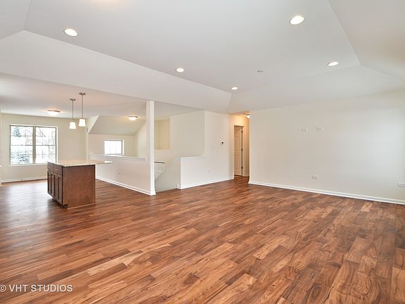 3rd image of 1103 Curtis Ave
