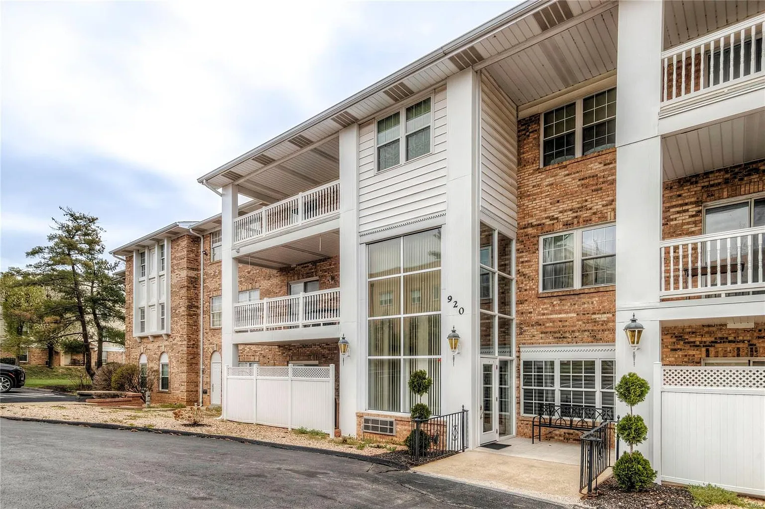 920 Guelbreth Ln APT 201 photo 1