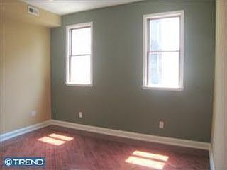 4th image of 208 Greenwich St #B