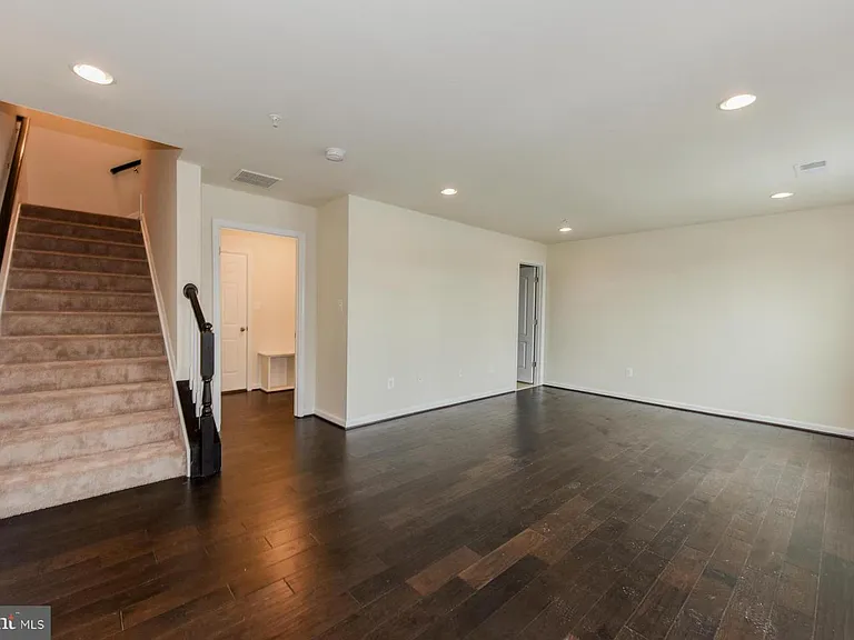 7443 Saint Margarets Blvd — Photo 4