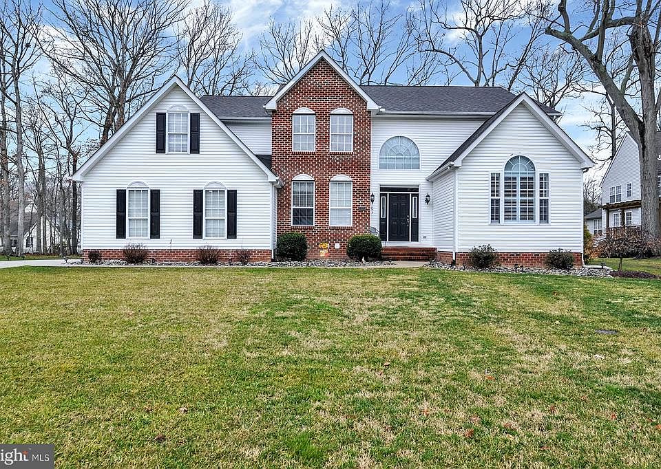 1st image of 34 Shinnecock Rd