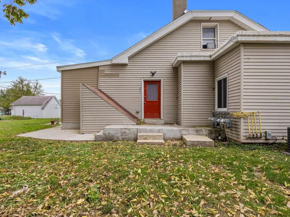 613 E Robinson St, 613 E Robinson St #3, Knoxville, IA 50138
