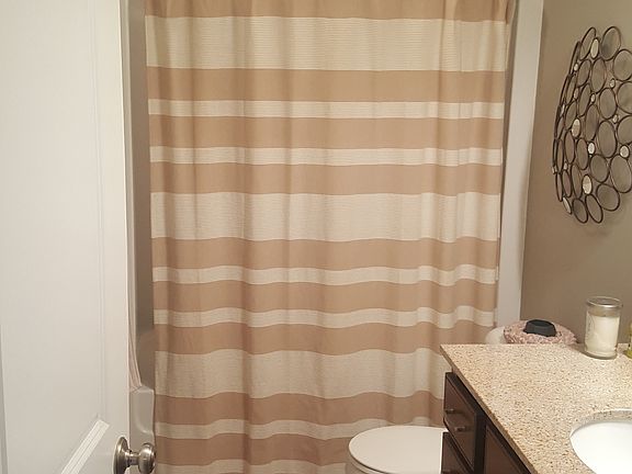 Full Bath - Upper Level